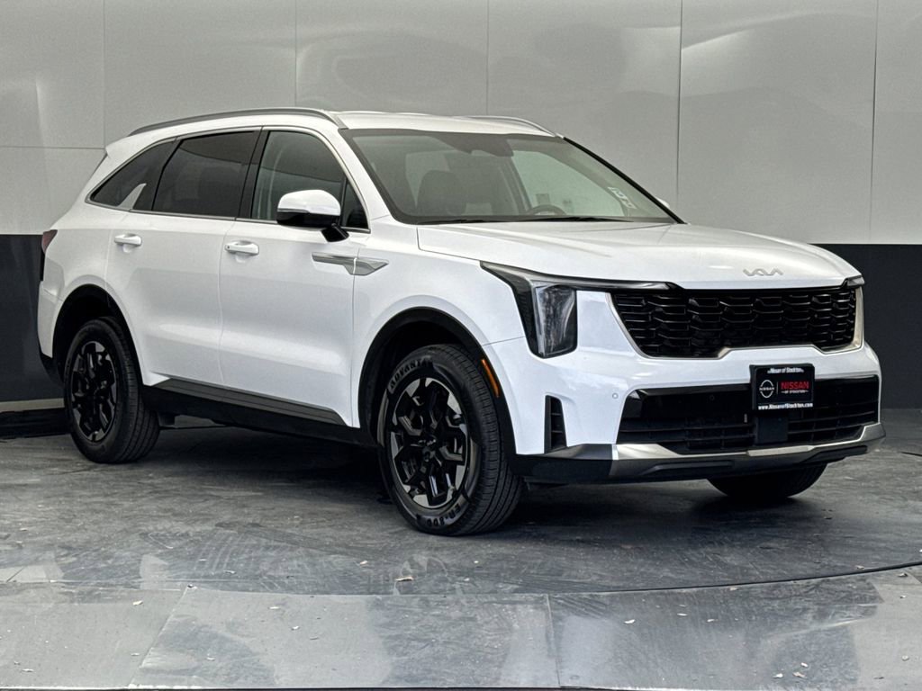 Used 2024 Kia Sorento S image 1