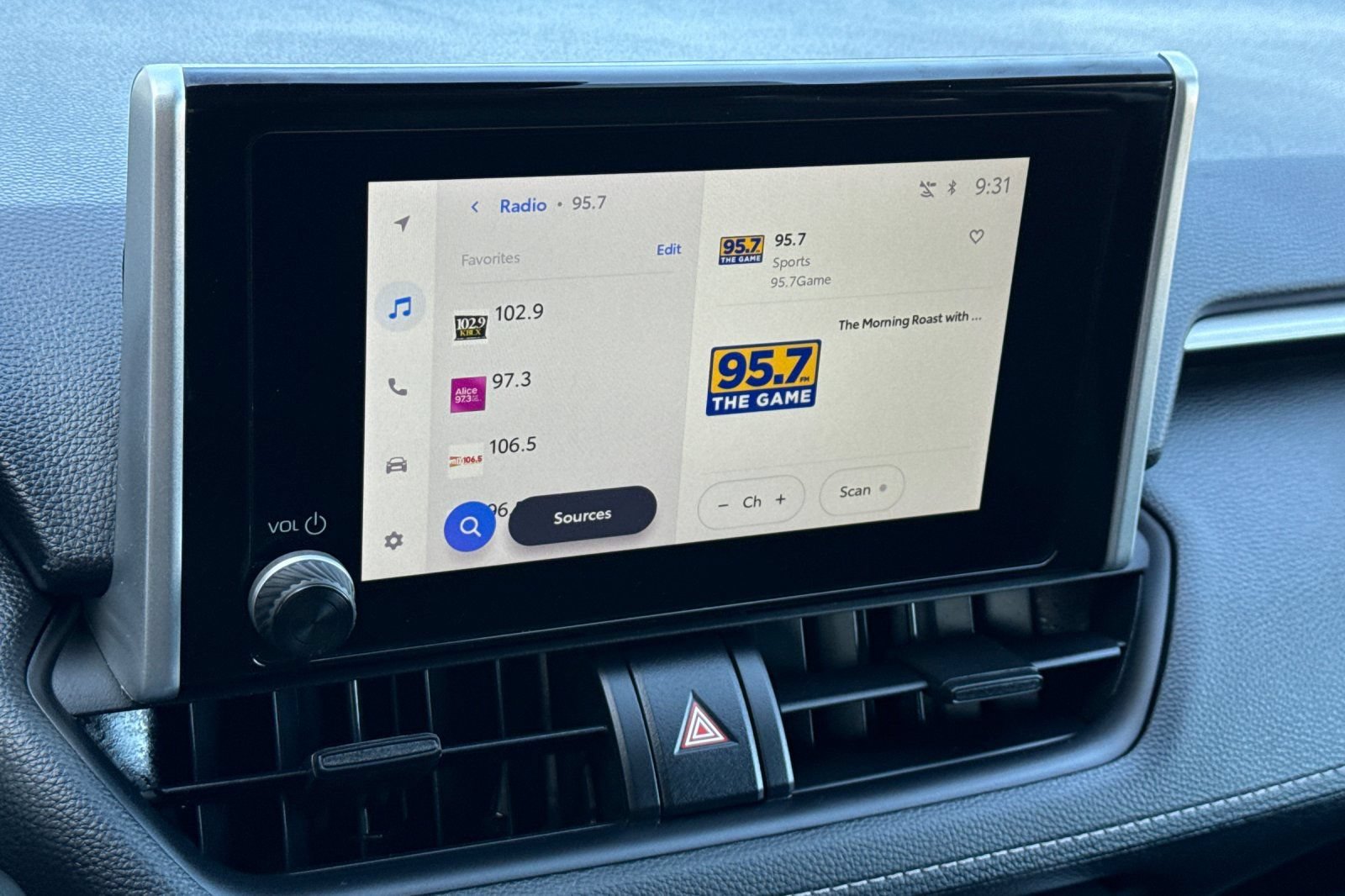 Certified 2025 Toyota RAV4 XLE FWD image 18