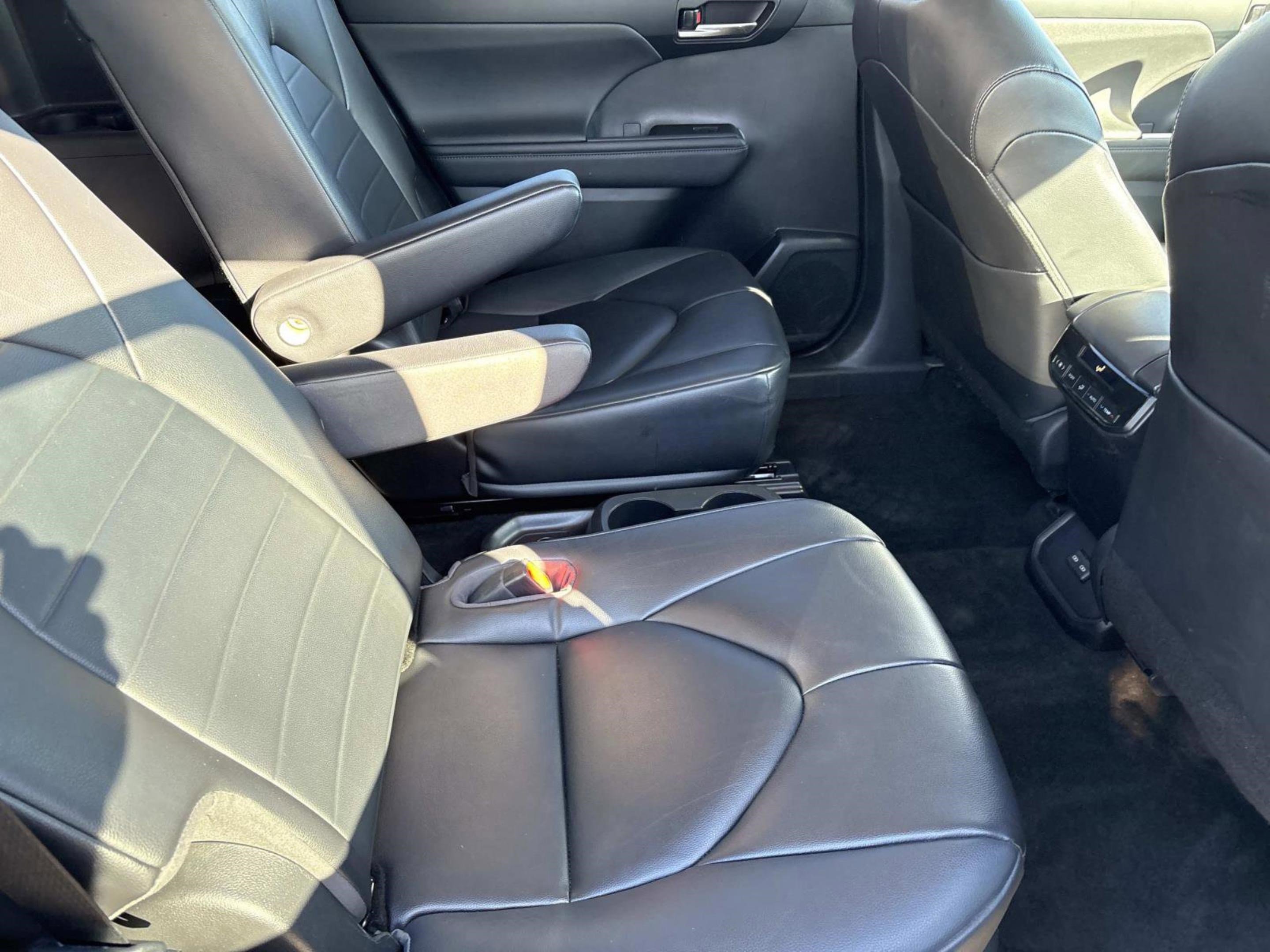 Used 2023 Toyota Highlander XLE image 24