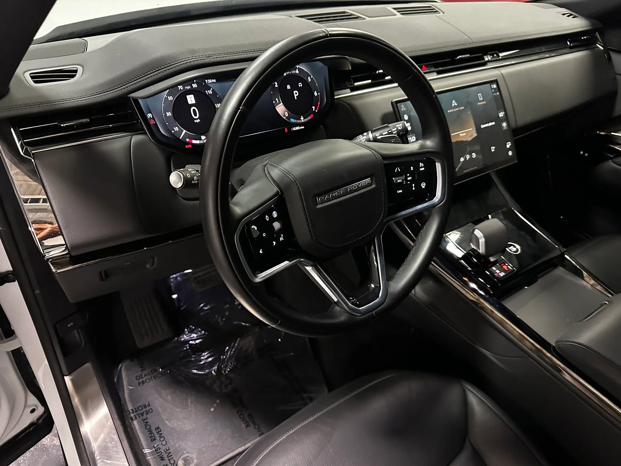 Used 2024 Land Rover Range Rover Sport SE image 8