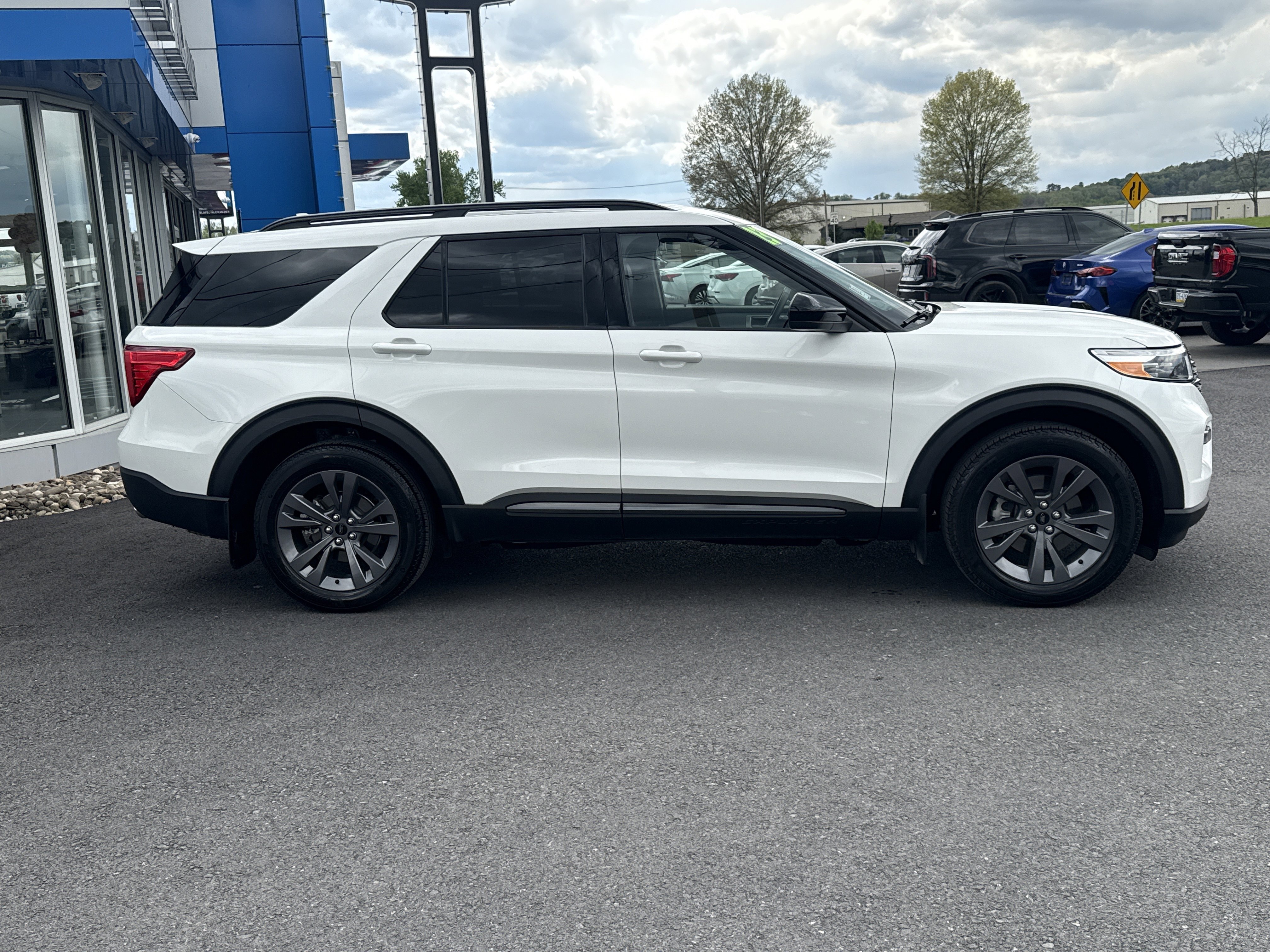 Used 2023 Ford Explorer XLT w/ Equipment Group 202A AWD/4WD video 2