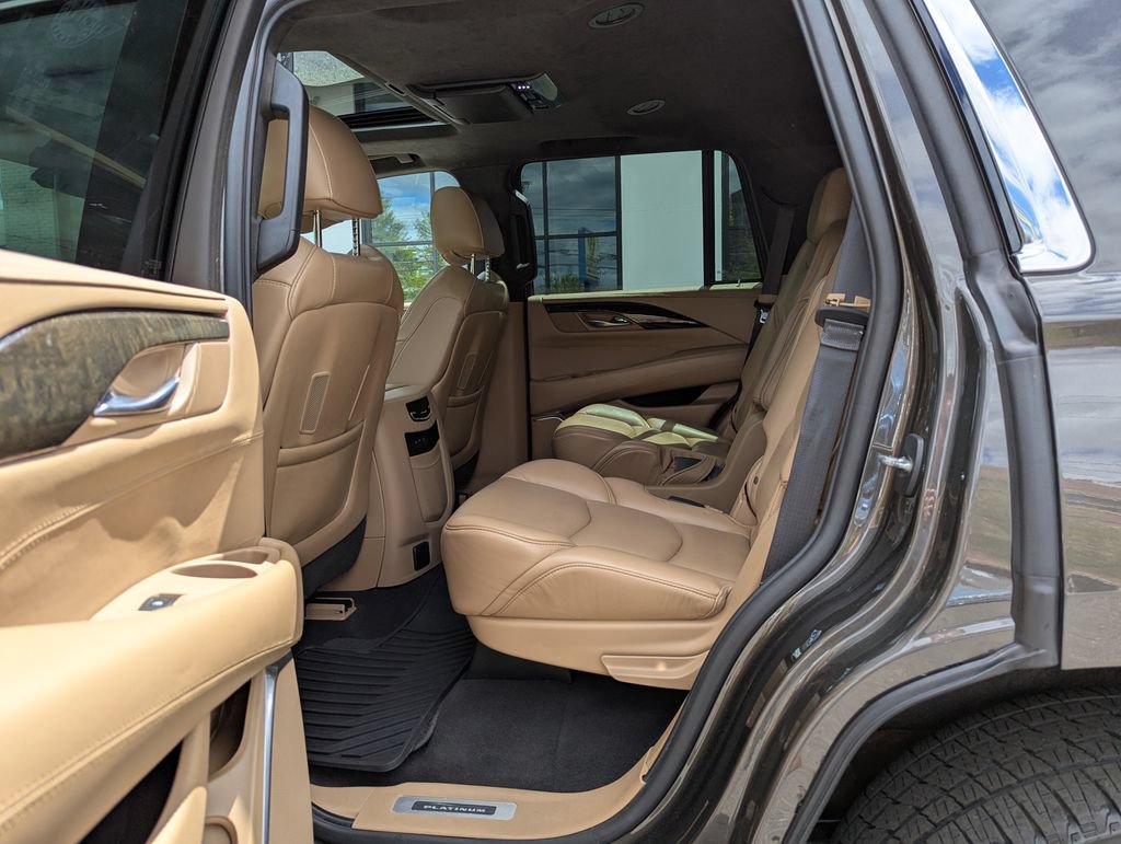 Used 2020 Cadillac Escalade Platinum AWD/4WD image 45