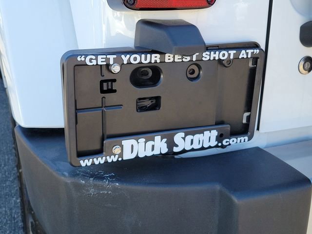 Used 2018 Jeep Wrangler Unlimited Sahara w/ Connectivity Group image 10