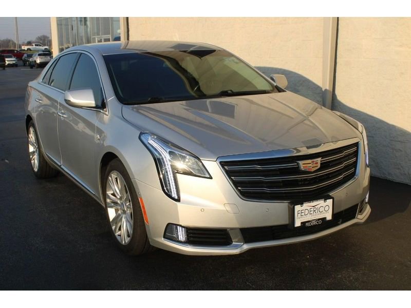 Used 2019 Cadillac XTS Luxury image 2
