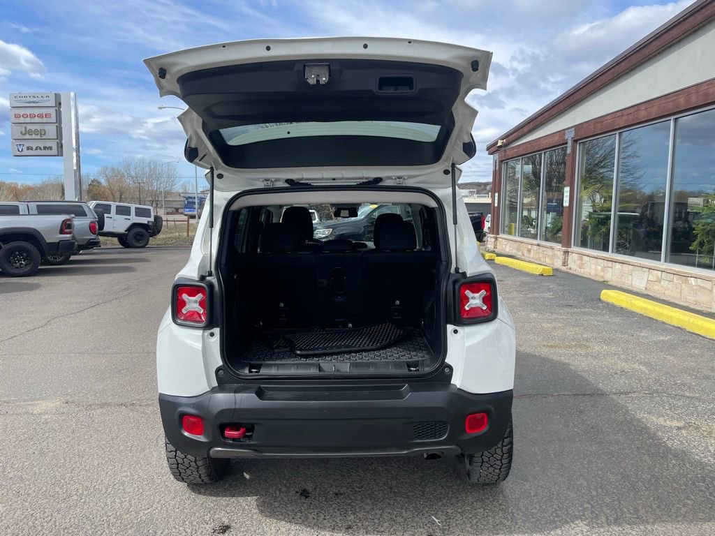 Used 2022 Jeep Renegade Trailhawk image 7