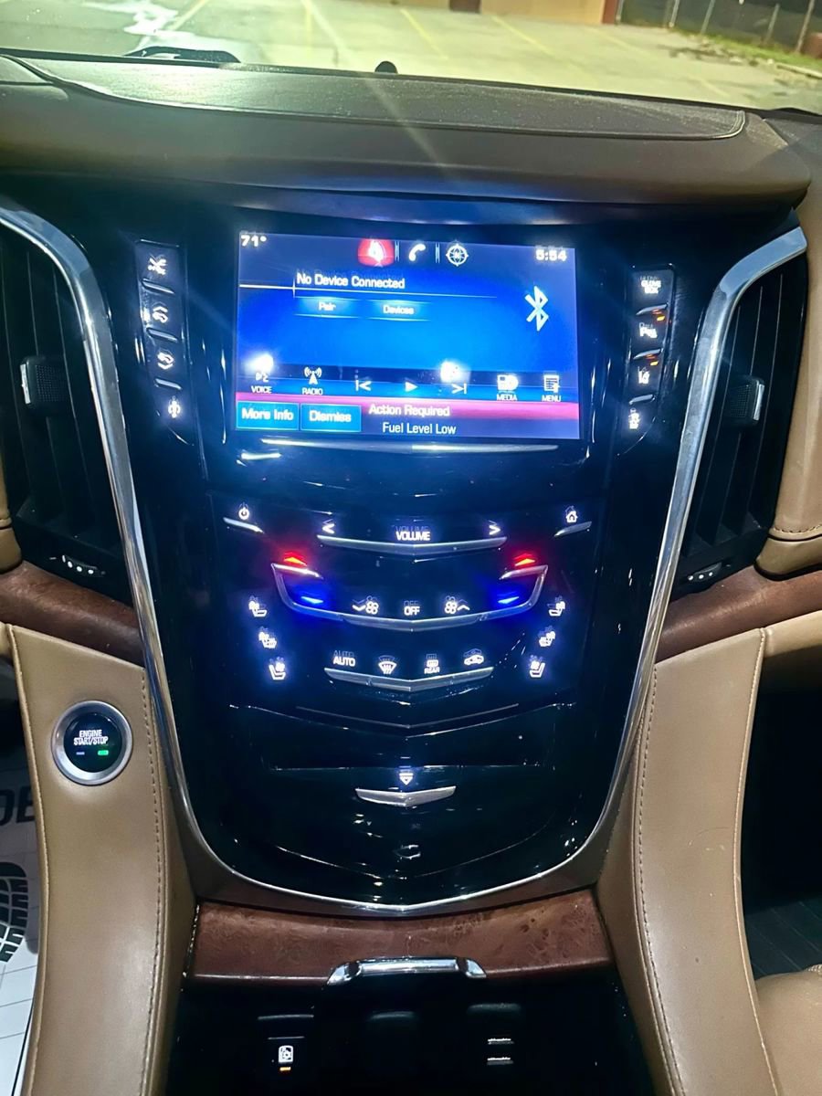 Used 2015 Cadillac Escalade Platinum image 26