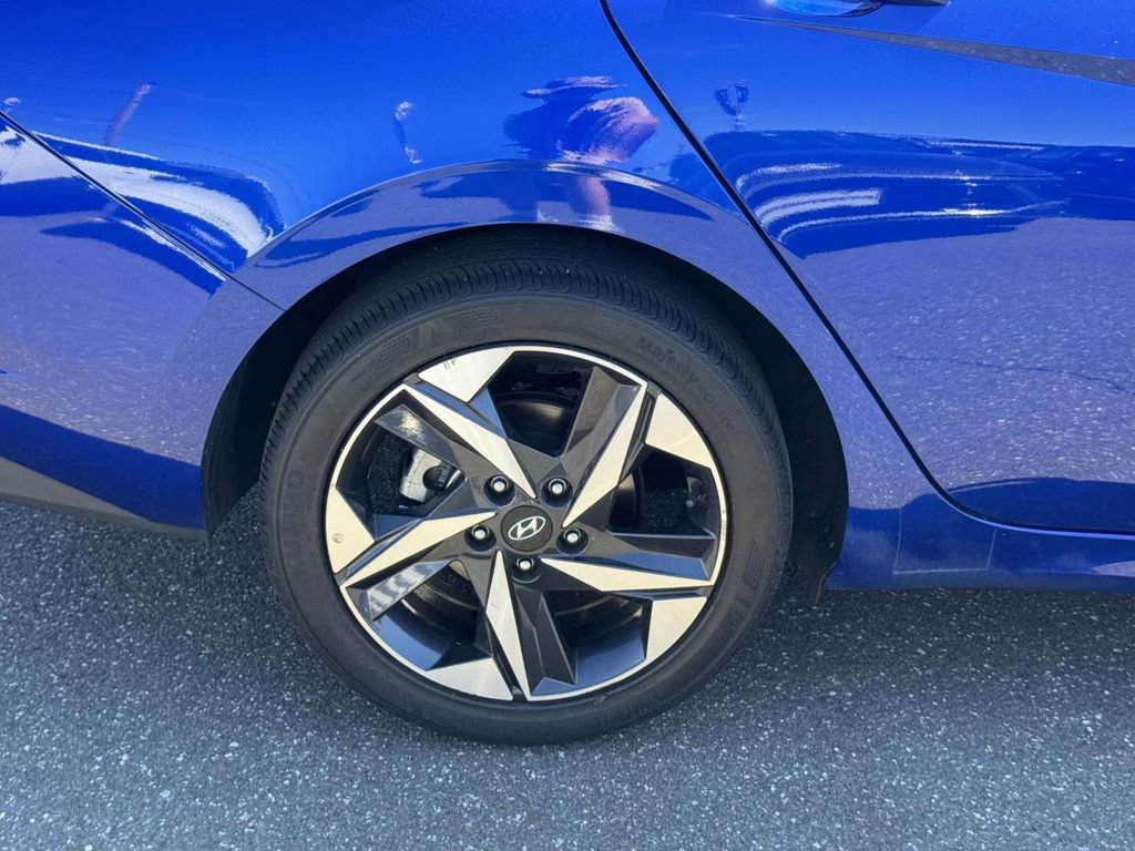 Used 2023 Hyundai Elantra SEL w/ Convenience Package FWD image 7