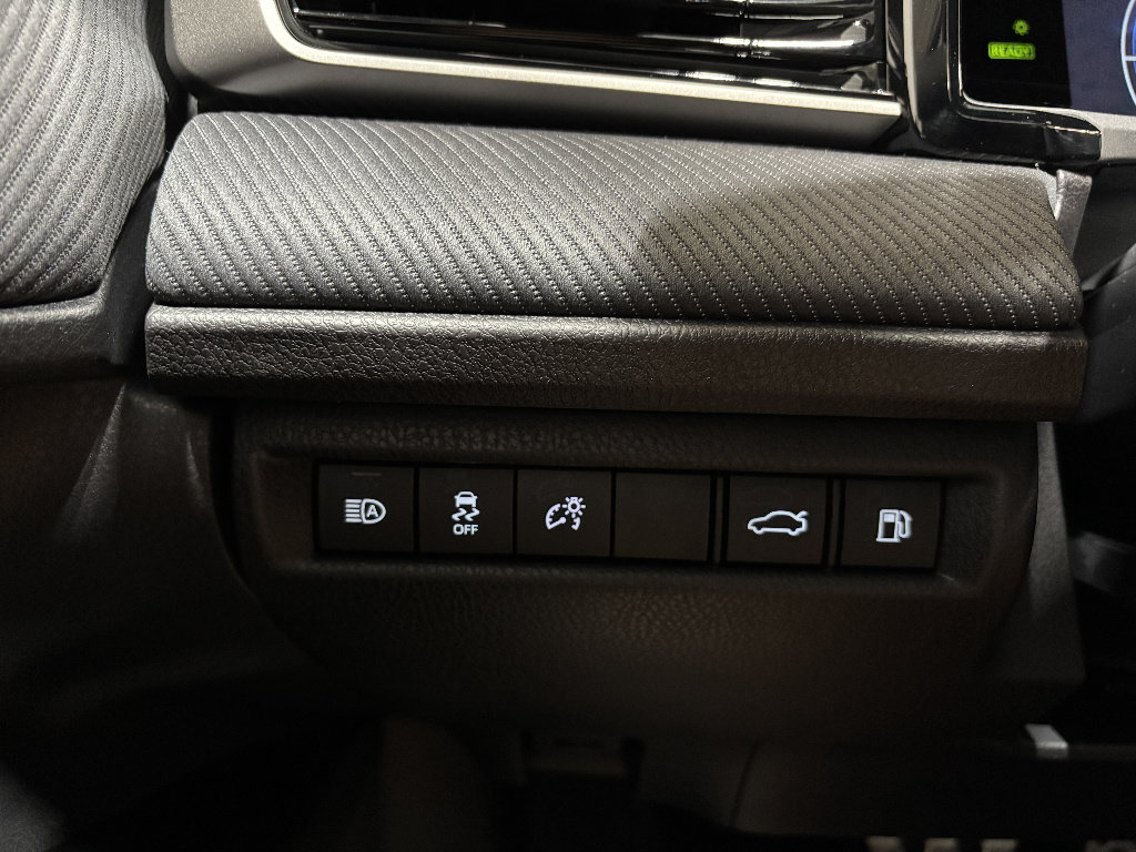 New 2026 Toyota Camry Hybrid FWD image 17
