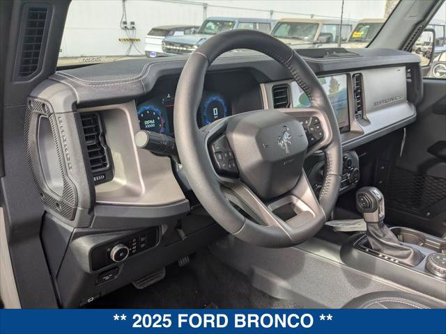 Used 2025 Ford Bronco Outer Banks AWD/4WD image 9