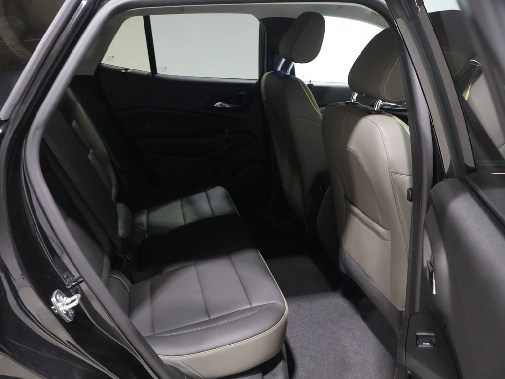 Used 2025 Chevrolet Trax ACTIV w/ Driver Confidence Package image 20