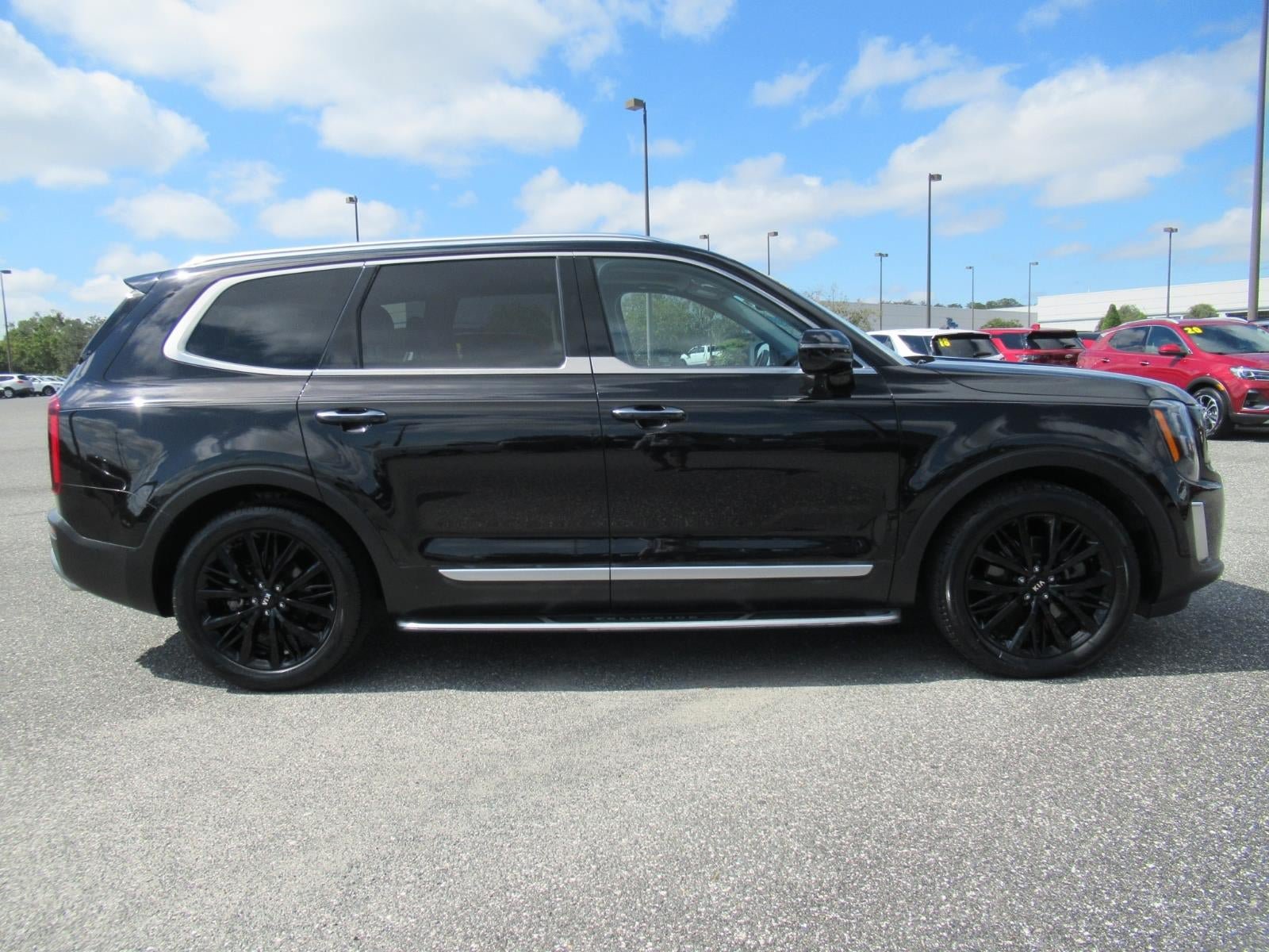 Used 2020 Kia Telluride SX w/ Towing Package FWD image 2