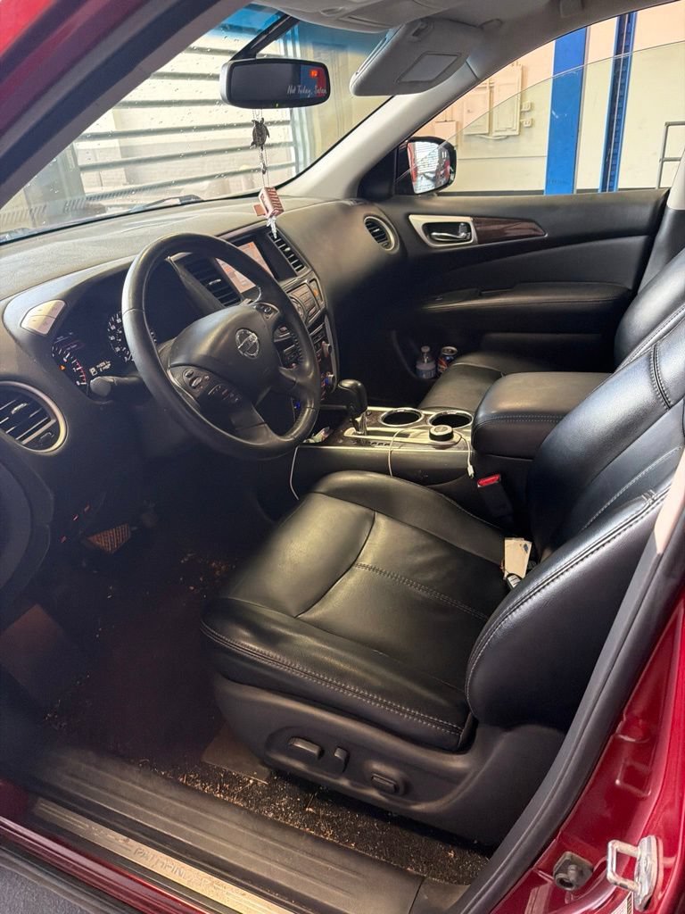 Used 2014 Nissan Pathfinder SL w/ Cargo Package