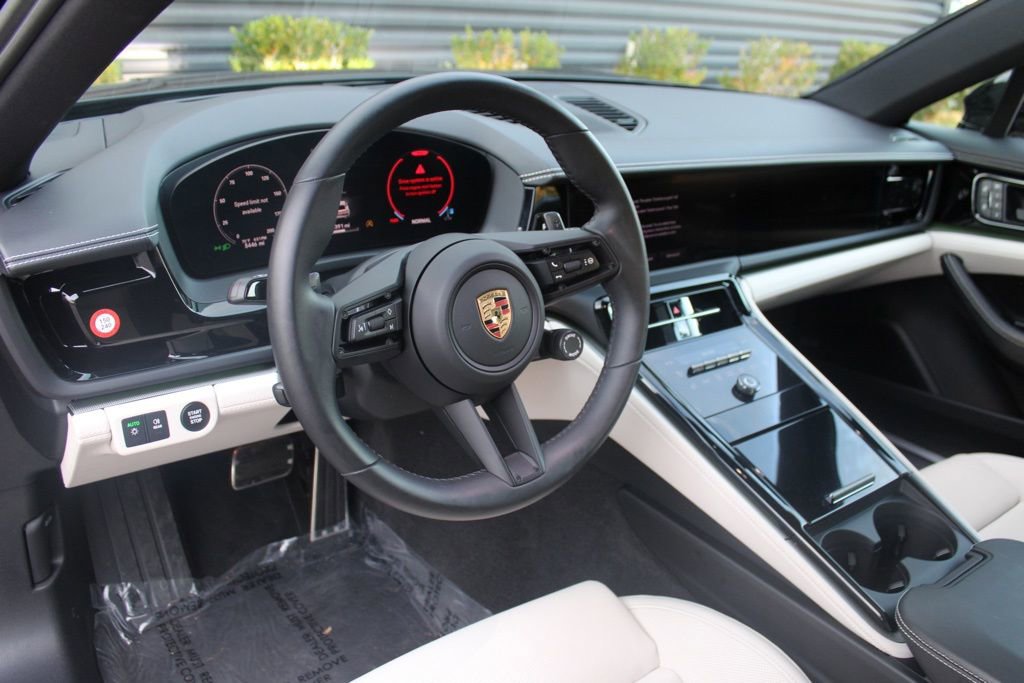 Certified 2025 Porsche Panamera image 4