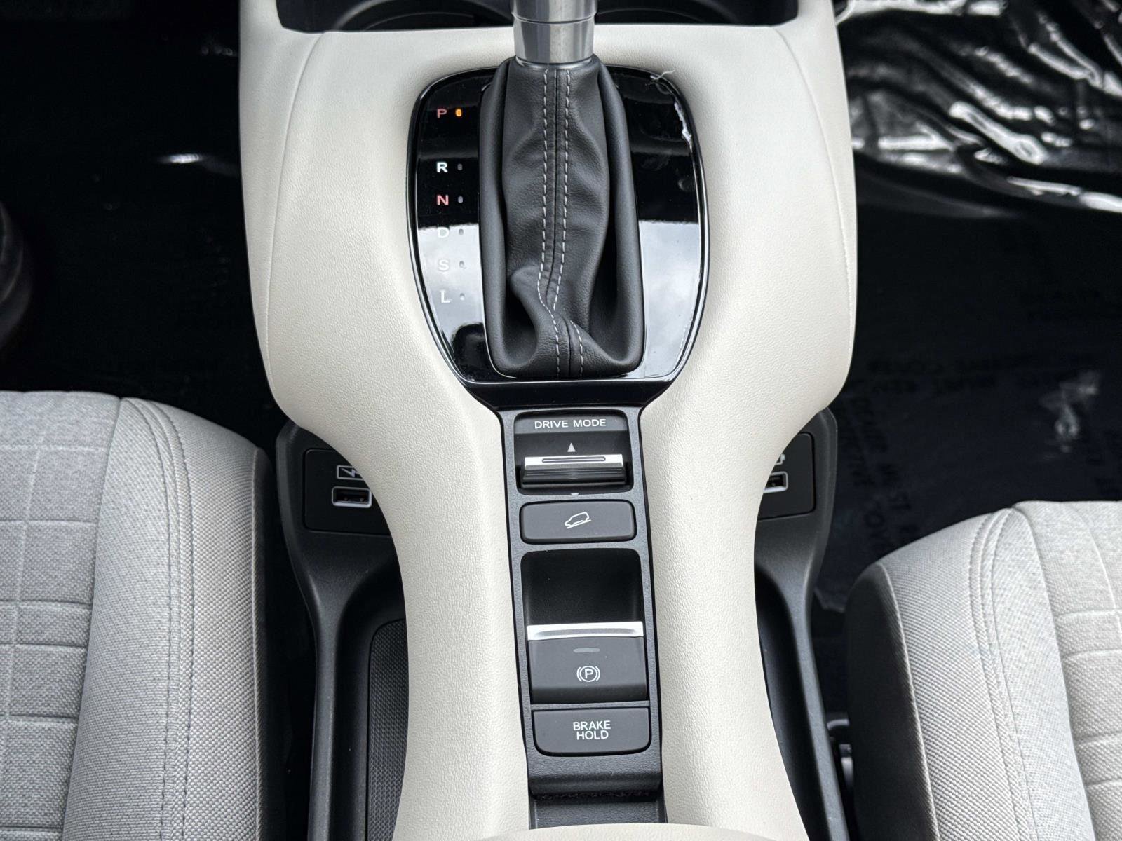 Used 2023 Honda HR-V LX image 7