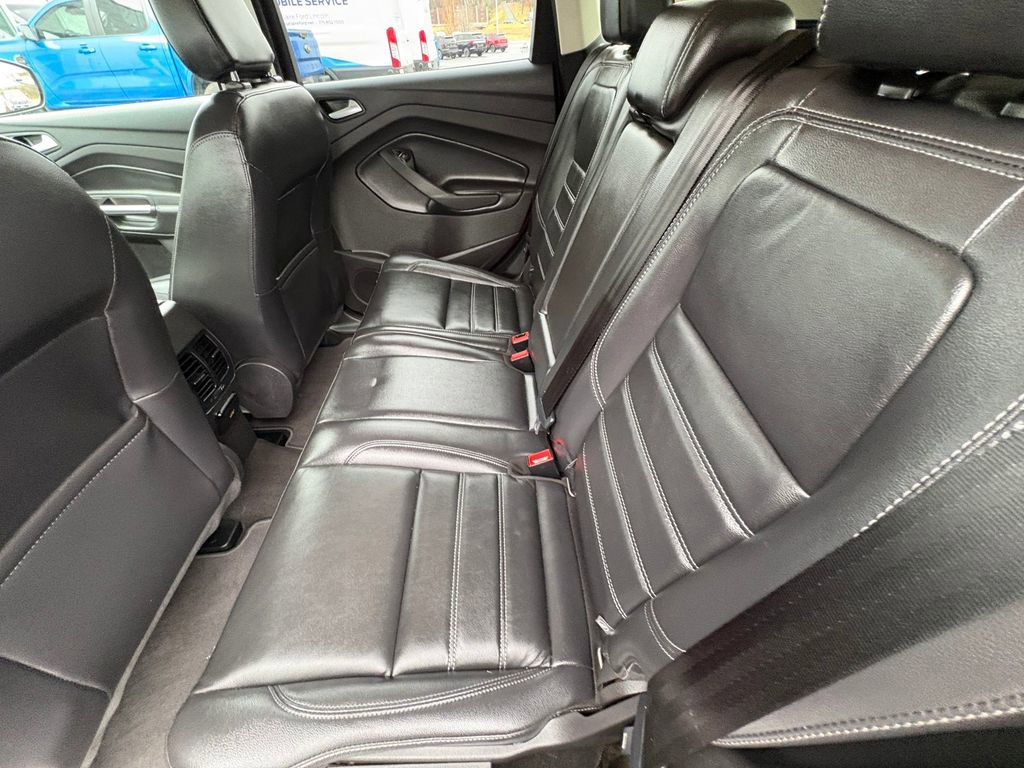 Certified 2019 Ford Escape Titanium w/ U9j03 - Titanium Tow Package AWD/4WD image 25