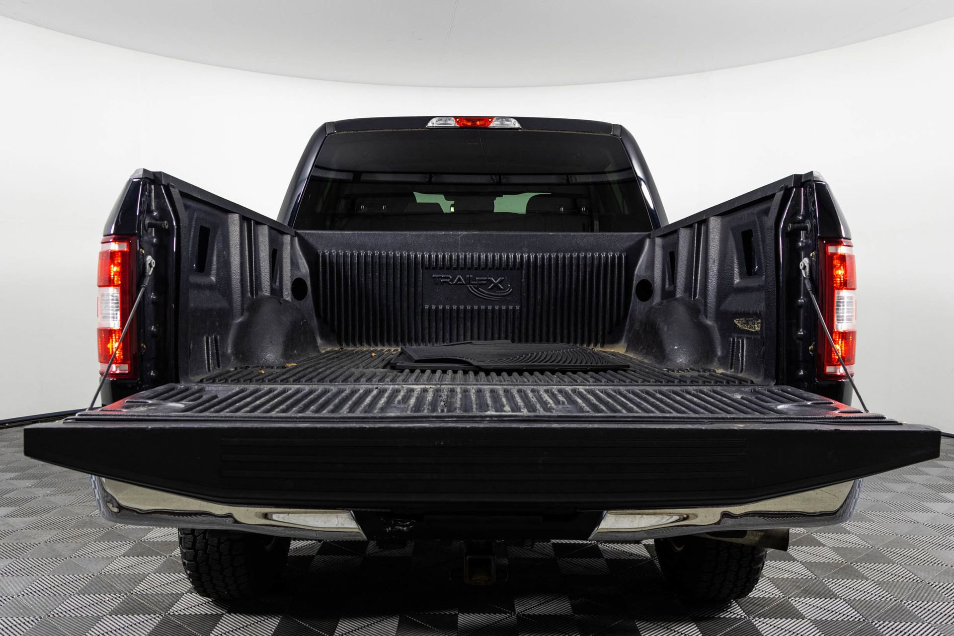 Used 2018 Ford F150 XLT image 33