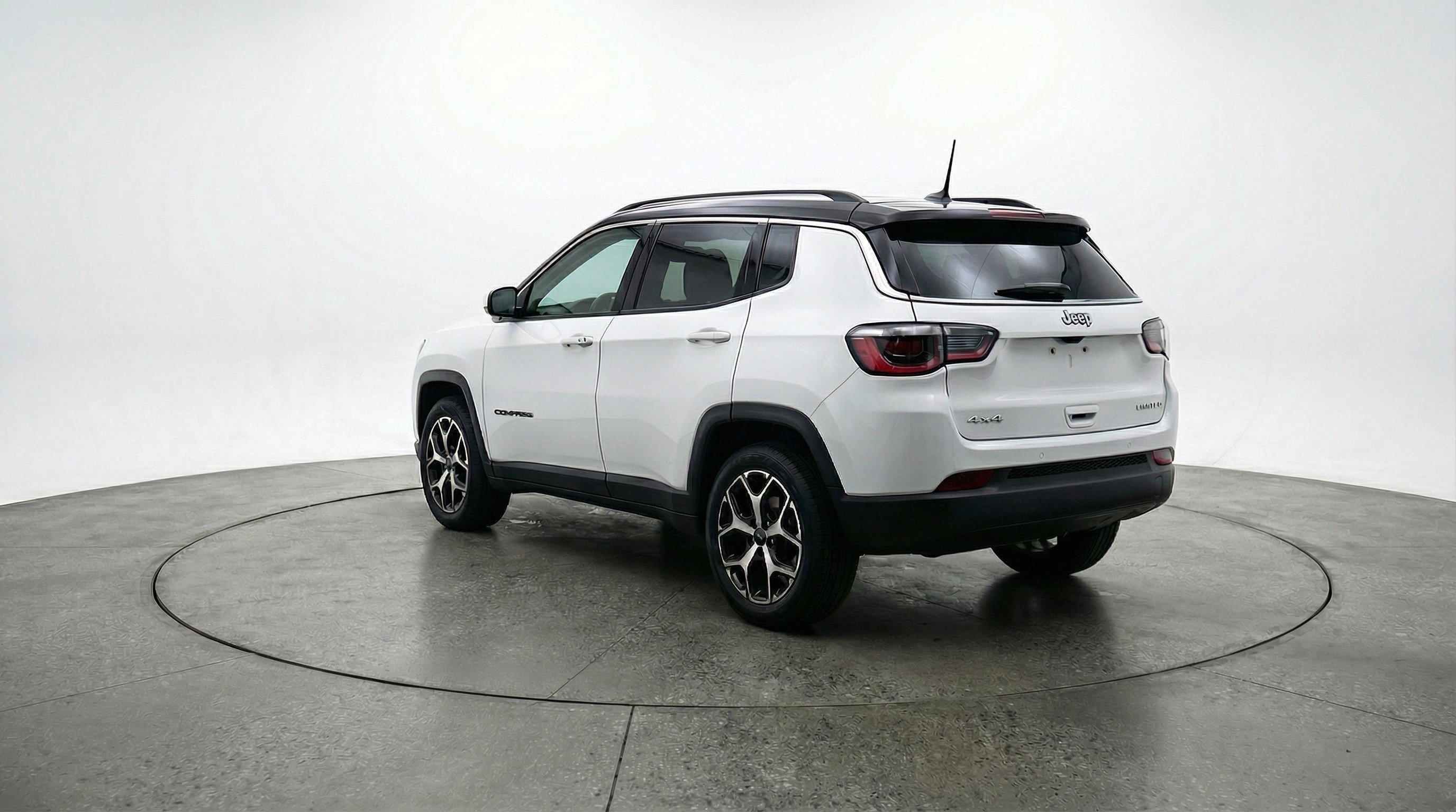 Used 2025 Jeep Compass Limited image 6