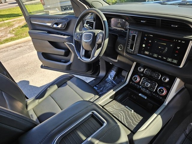 Used 2022 GMC Yukon XL Denali w/ Denali Ultimate Package image 26