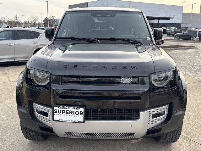 Used 2024 Land Rover Defender 90 S image 11