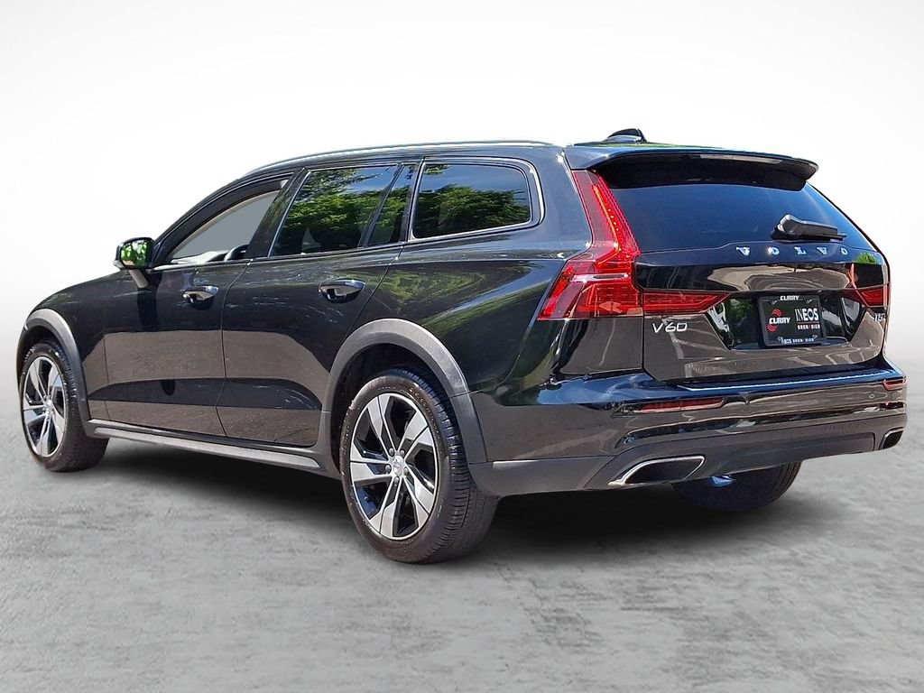 Used 2021 Volvo V60 T5 Cross Country AWD/4WD image 6