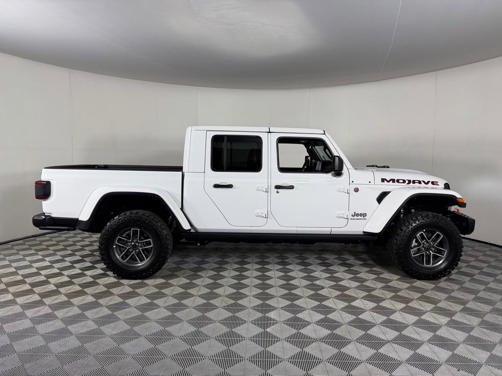 Certified 2025 Jeep Gladiator Mojave AWD/4WD image 5