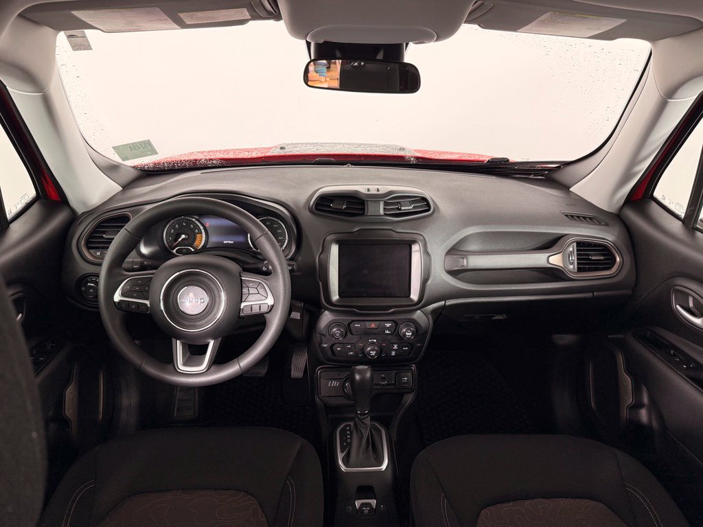 Used 2023 Jeep Renegade Latitude AWD/4WD image 6