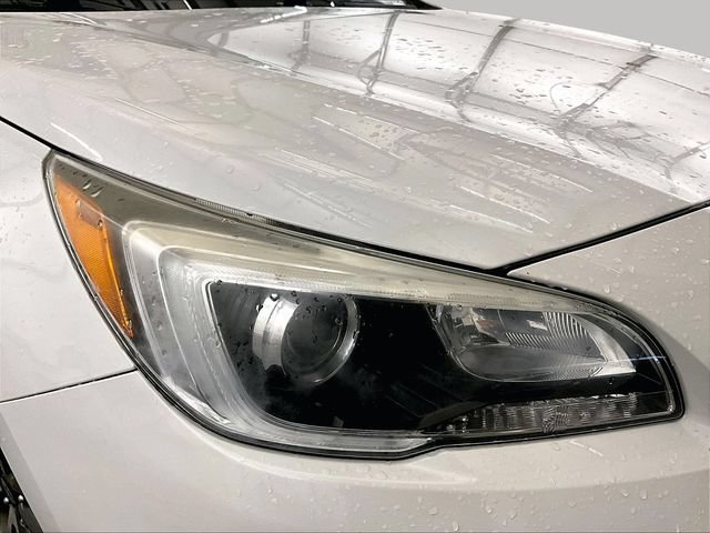 Used 2017 Subaru Outback 3.6R Touring AWD/4WD image 28