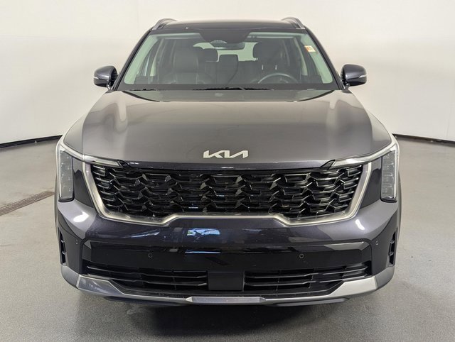 Used 2025 Kia Sorento S w/ Panoramic Sunroof Package image 3