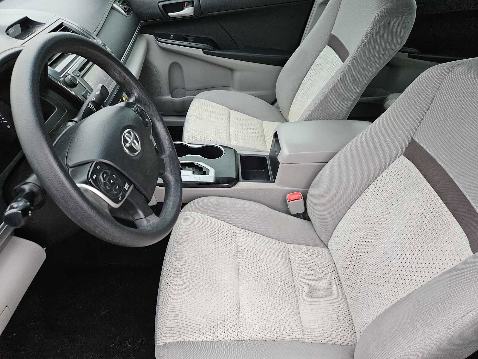 Used 2014 Toyota Camry L FWD image 12