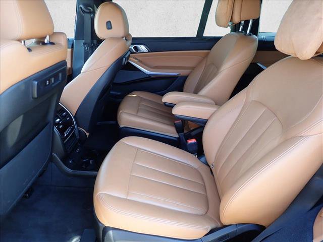 Used 2021 BMW X7 xDrive40i w/ M Sport Package image 11