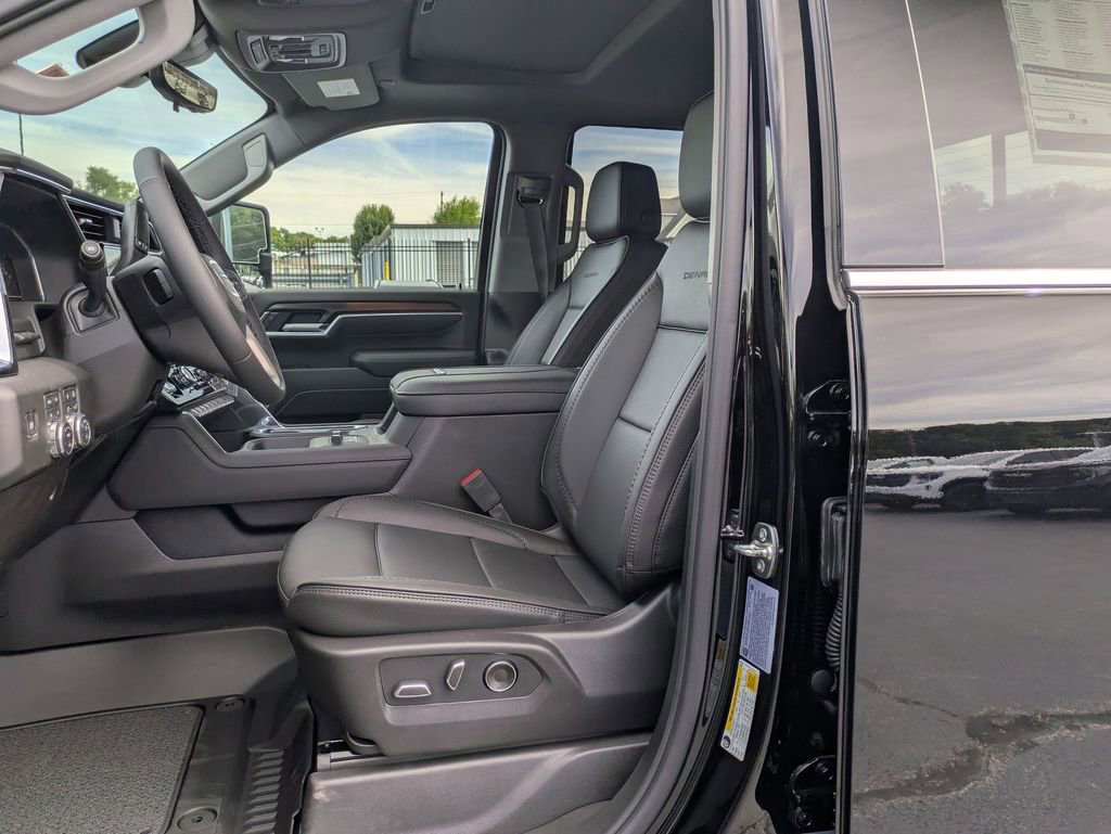 New 2025 GMC Sierra 2500 Denali w/ Denali Reserve Package AWD/4WD image 13