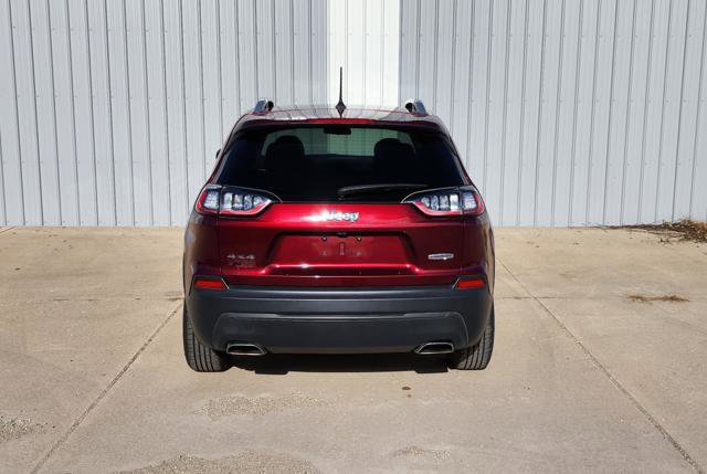 Used 2019 Jeep Cherokee Latitude w/ Cold Weather Group image 12