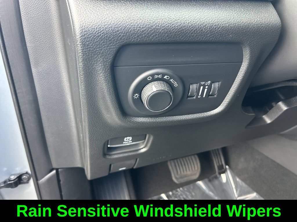 Used 2025 Jeep Grand Cherokee L Altitude RWD image 39