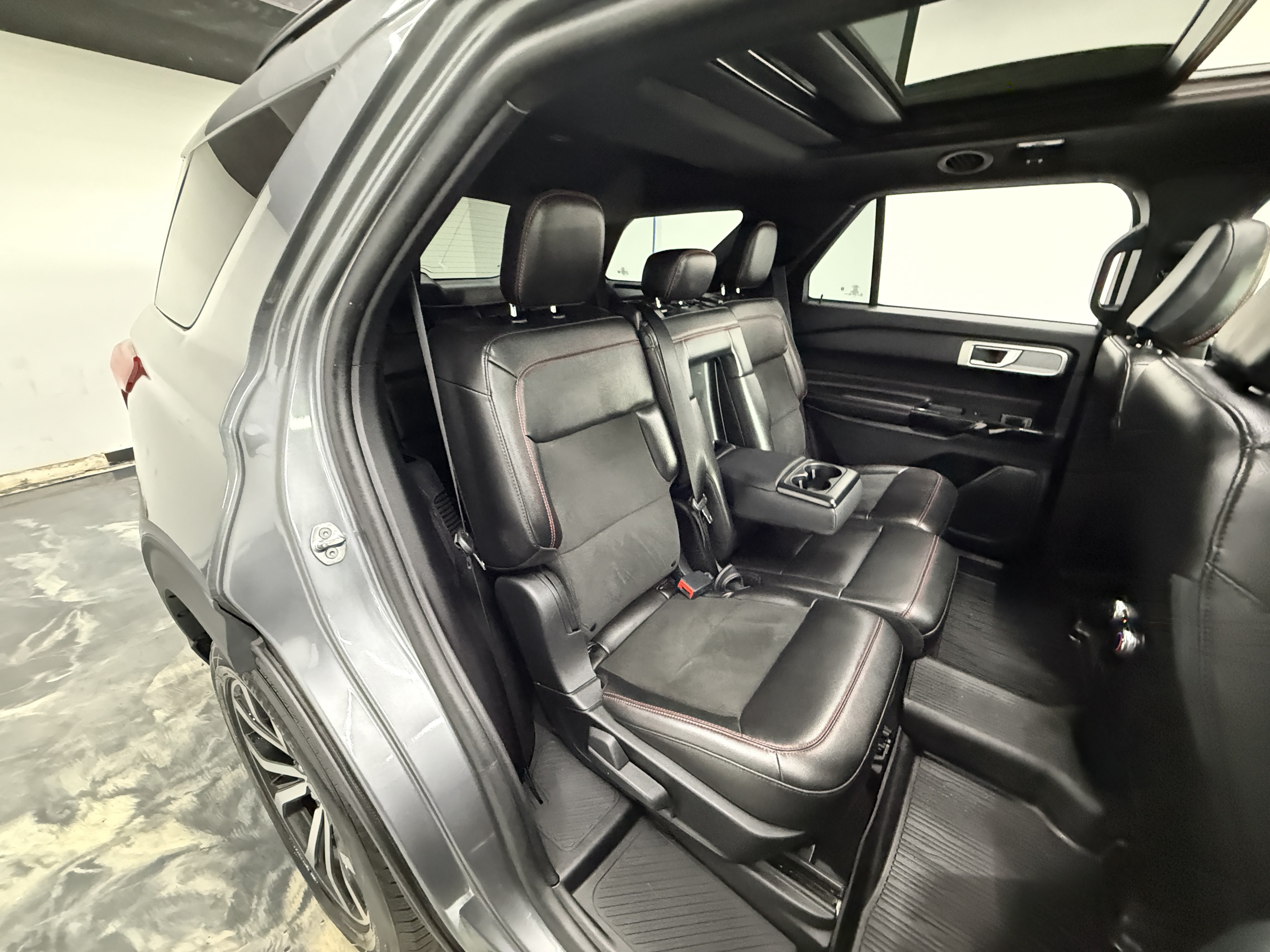 Used 2022 Ford Explorer ST-Line AWD/4WD image 25