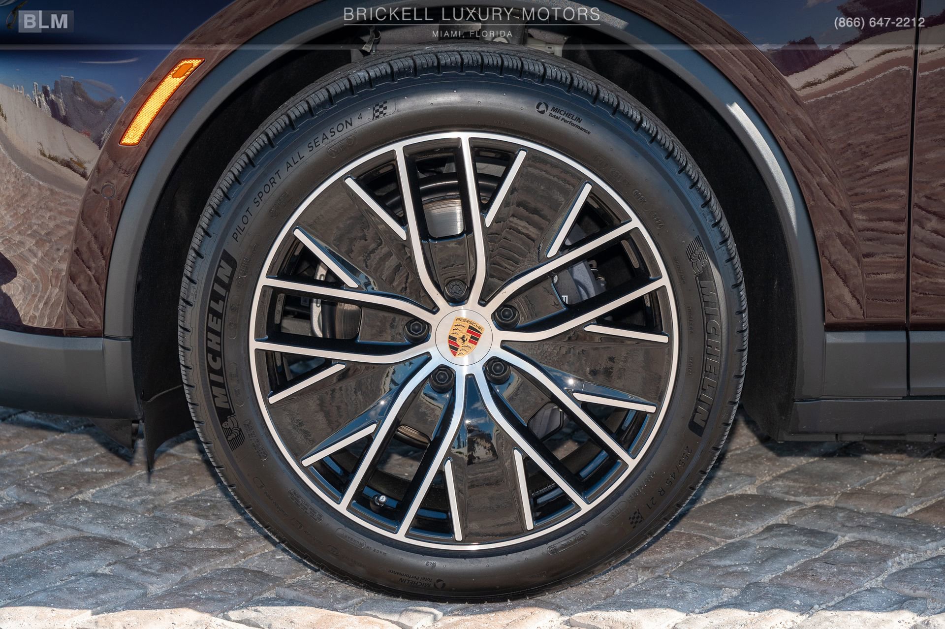 Used 2025 Porsche Macan 4 Electric image 42