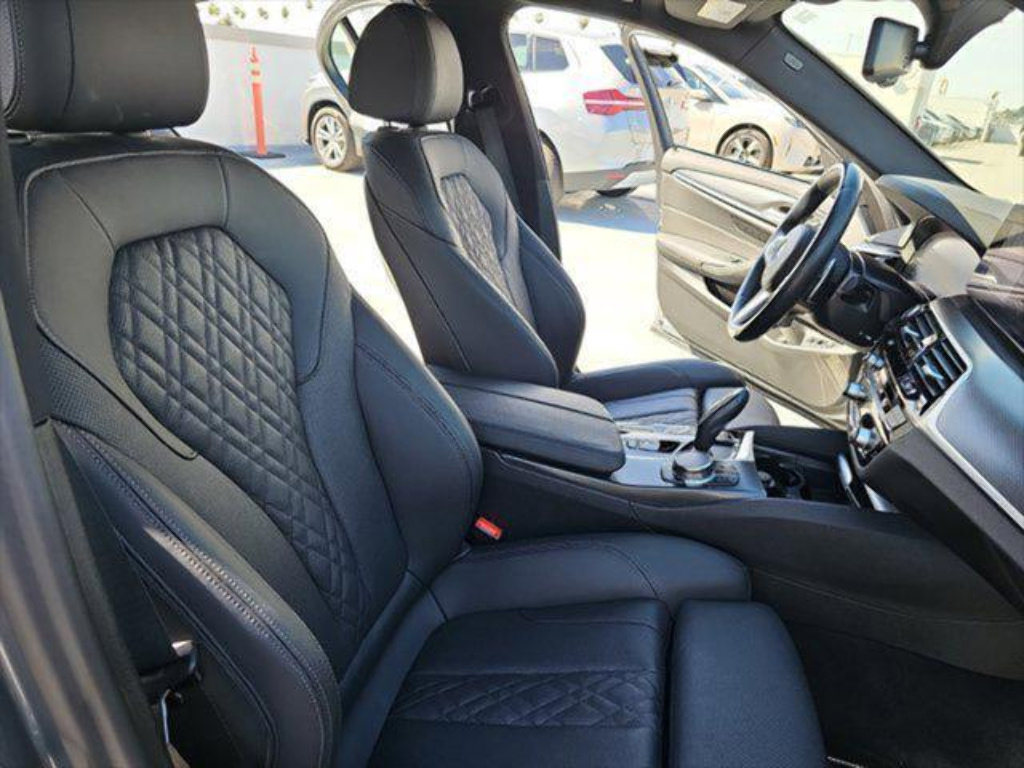 Used 2023 BMW 530e w/ M Sport Package RWD image 10