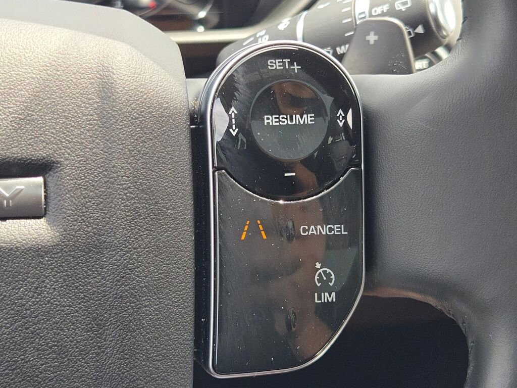 Used 2019 Land Rover Discovery HSE AWD/4WD image 36