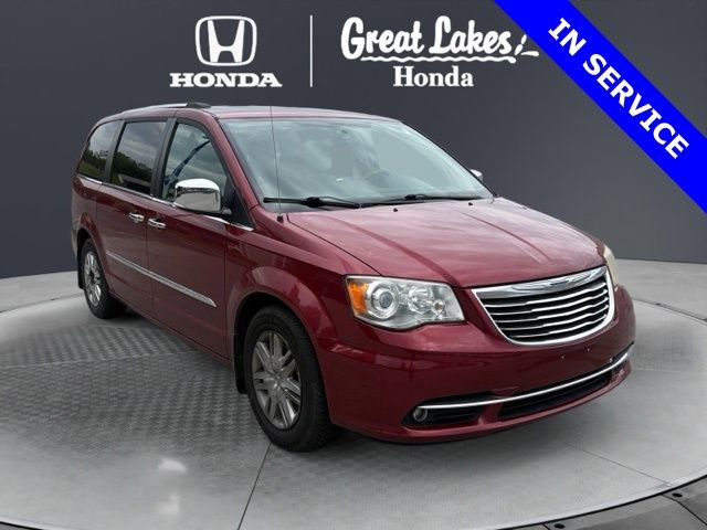 Used 2014 Chrysler Town & Country Limited w/ Trailer Tow Group FWD image 1