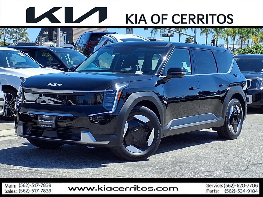 Certified 2024 Kia EV9 Light RWD image 1