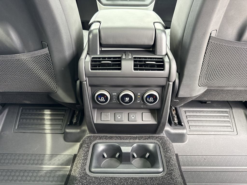 New 2025 Land Rover Defender 130 X-Dynamic SE image 22