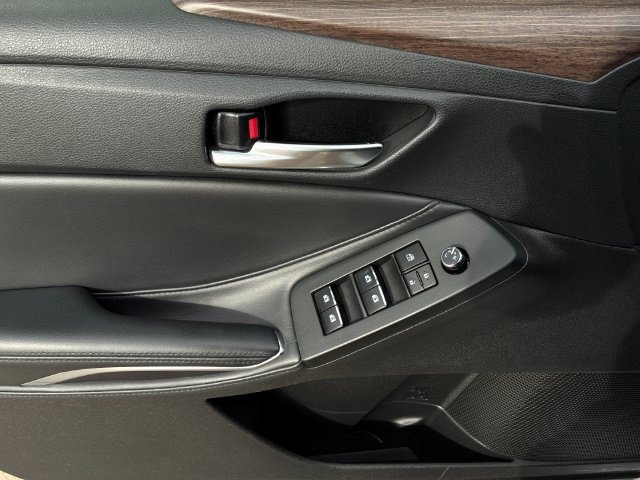 Certified 2020 Toyota Avalon XLE w/ Preferred Accessory Package FWD image 12