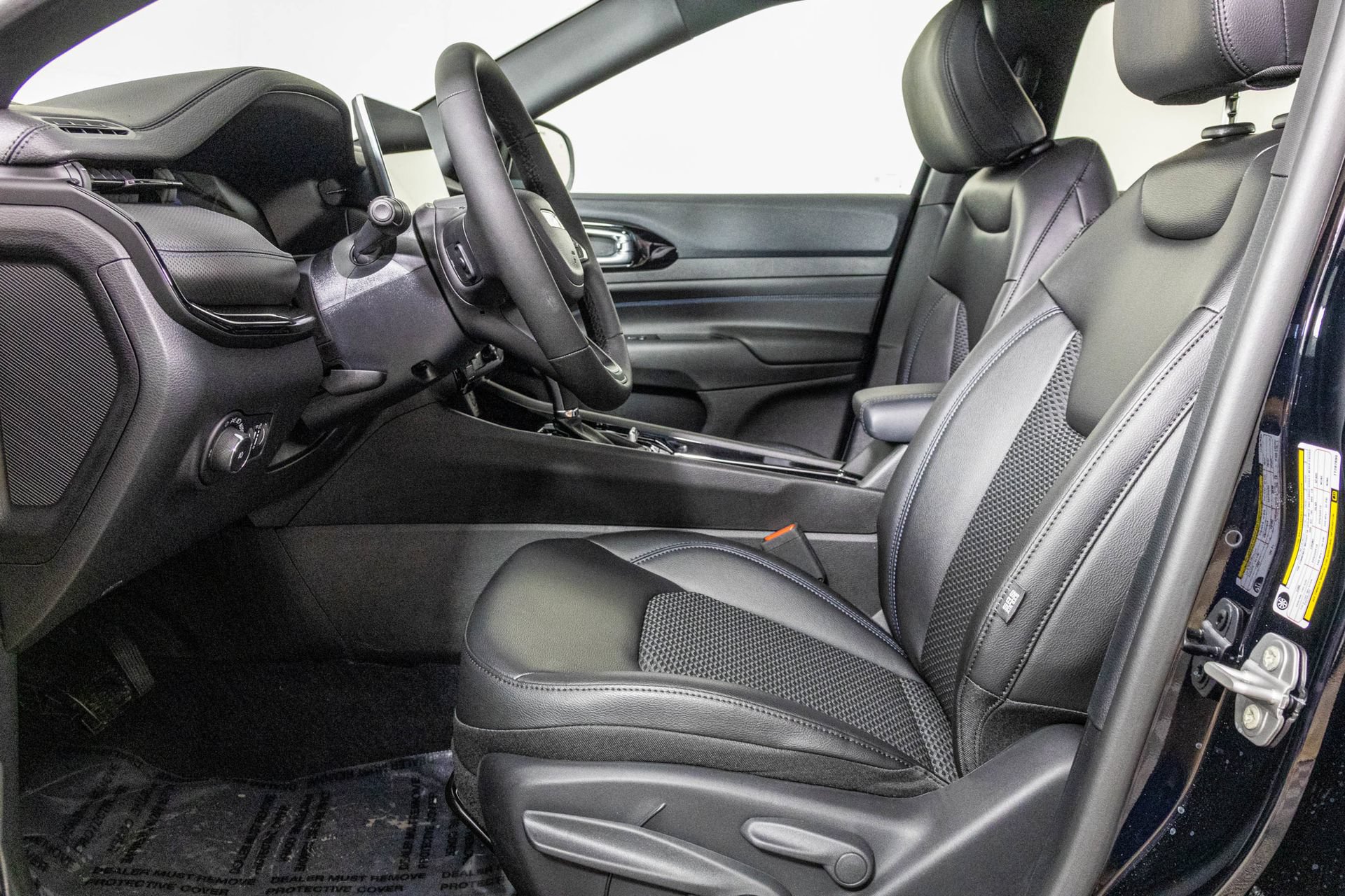 New 2026 Jeep Compass Latitude AWD/4WD image 18