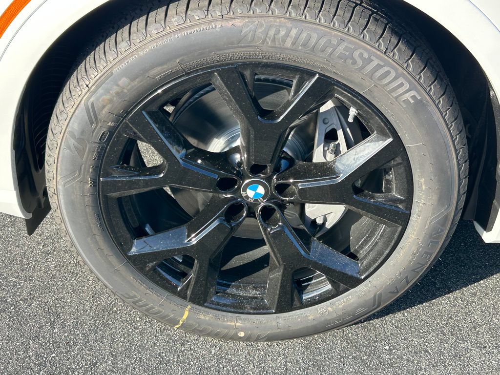 New 2027 BMW X7 xDrive40i w/ Premium Package AWD/4WD image 9