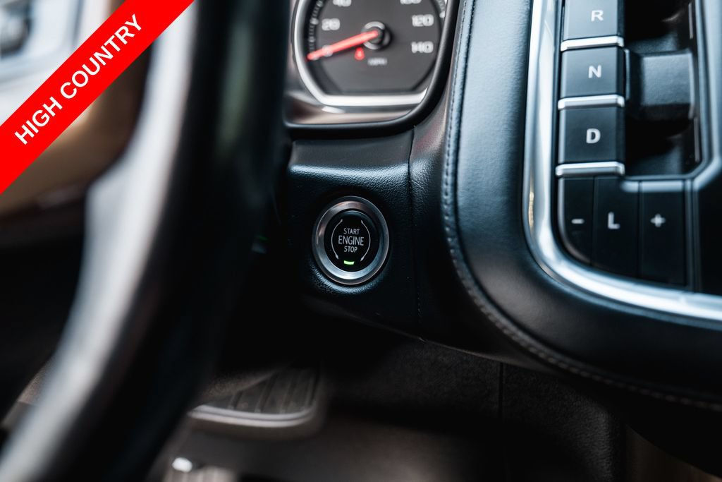 Used 2021 Chevrolet Suburban High Country AWD/4WD image 19