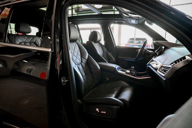 Used 2023 BMW X5 xDrive40i w/ Climate Comfort Package AWD/4WD image 27