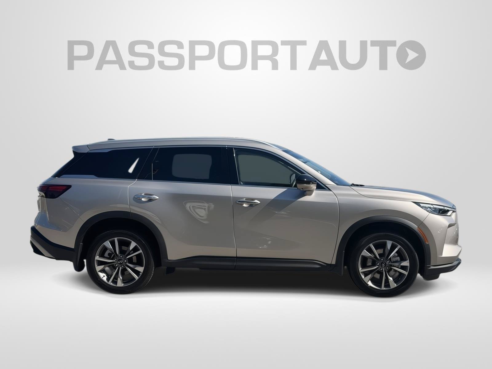 Used 2025 INFINITI QX60 Luxe w/ Vision Package AWD/4WD image 4