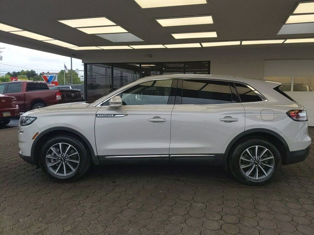 Used 2022 Lincoln Nautilus AWD image 8