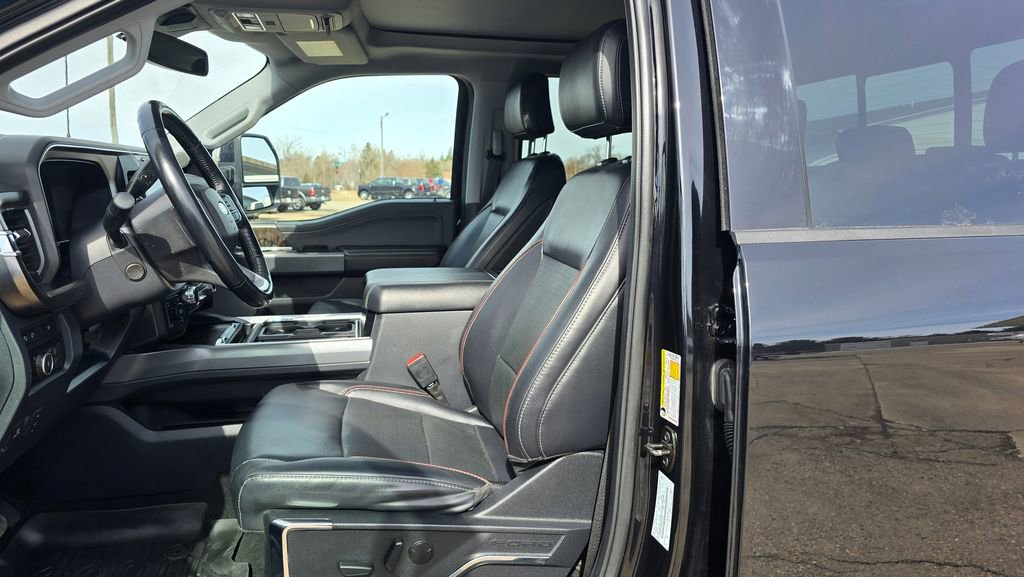 Used 2023 Ford F350 Lariat w/ Black Appearance Package image 17