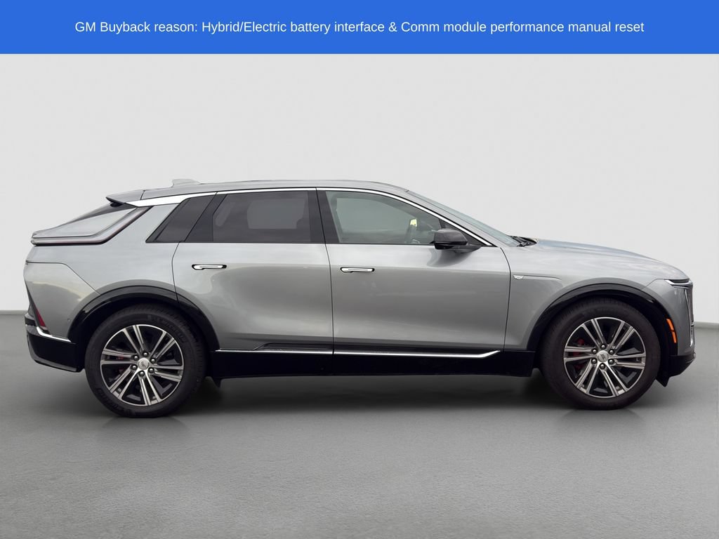 Used 2024 Cadillac Lyriq Luxury AWD/4WD image 7