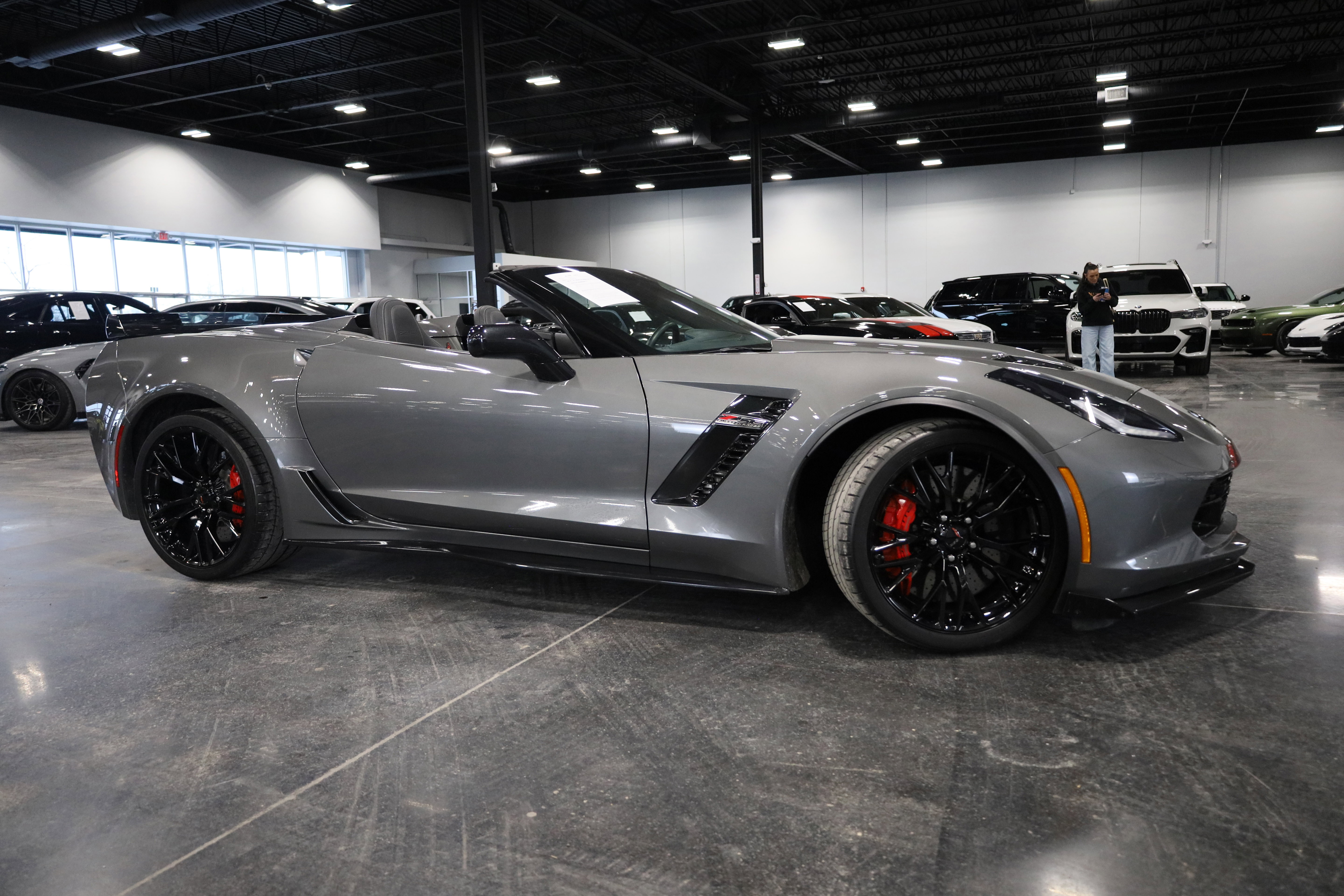 Used 2016 Chevrolet Corvette Z06 w/ 3LZ Preferred Equipment Group image 8